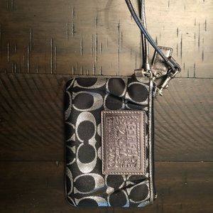 Coach Poppy wristlet